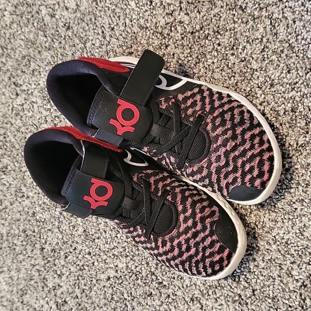 Boys Nike KD basketball shoes 🏀